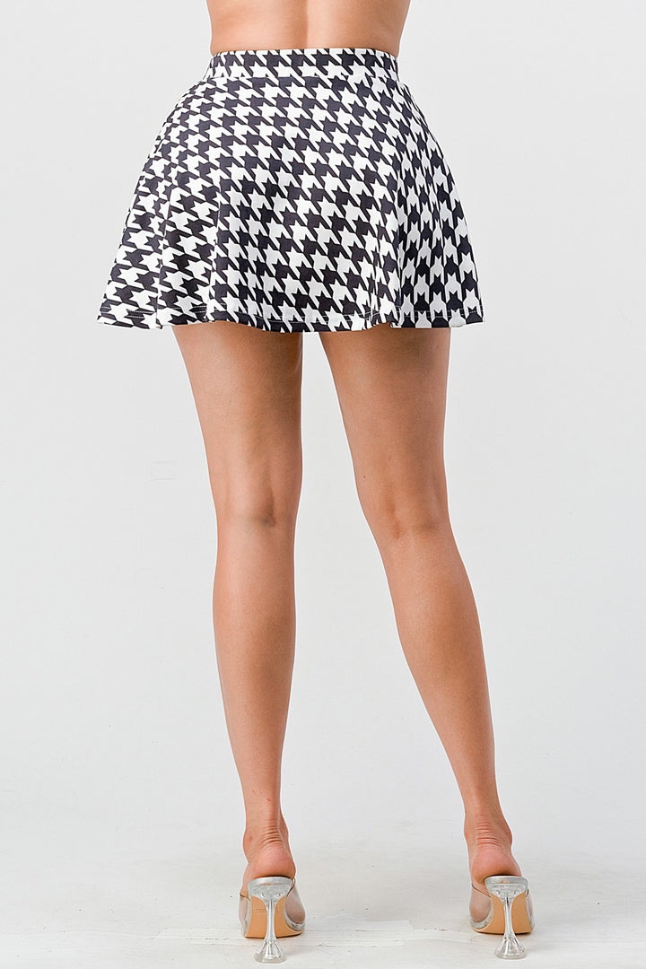 HOUDINI Houndstooth Pleated Mini Skirt-Mini skirt-Privy-Malandra Boutique, Women's Fashion Boutique Located in Las Vegas, NV